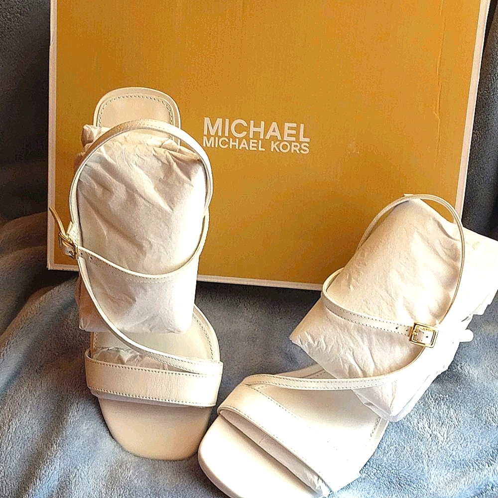 MK Optic White Tasha Leather heel sandal  7 M NIB